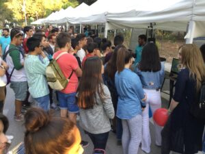 Στιγμιότυπα από παλαιότερες εκδηλώσεις Βραδιάς Ερευνητή με συμμετοχή του ΕΑΑ στο Δημόκριτο, στον Ελληνικό Κόσμο (Ίδρυμα Μείζονος Ελληνισμού) και στο Θησείο