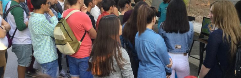 Στιγμιότυπα από παλαιότερες εκδηλώσεις Βραδιάς Ερευνητή με συμμετοχή του ΕΑΑ στο Δημόκριτο, στον Ελληνικό Κόσμο (Ίδρυμα Μείζονος Ελληνισμού) και στο Θησείο